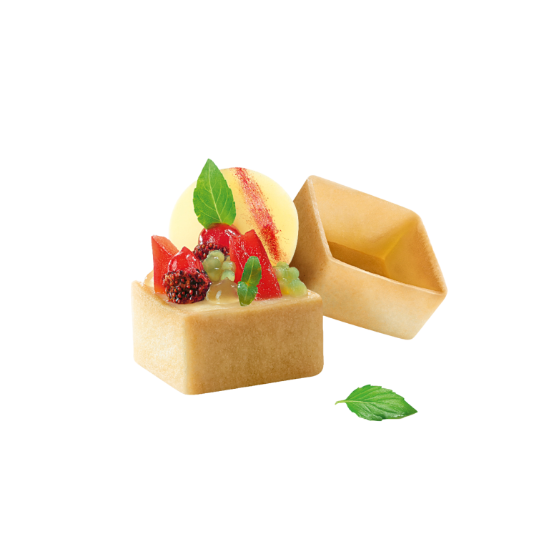 Ein quadratisches Tartelette mit Früchten.