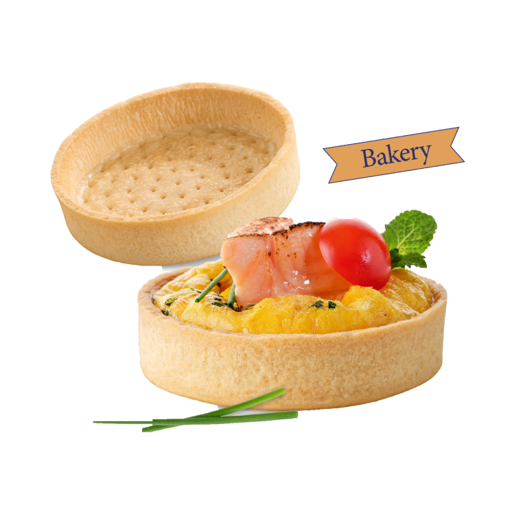 HUG Mürbeteig Tartelette herzhaft mit Lachs, Gemüse und einer Kirschtomate.